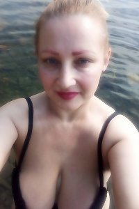 Mom-I-would-Like-to-Fuck and son-in-law are ready to nail